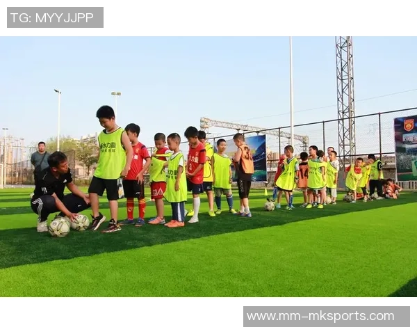 暑期足球夏令营助力孩子成长与团队合作精神的完美结合